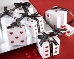 lucky in love dice favor boxes with imprinted ribbon and heart charm